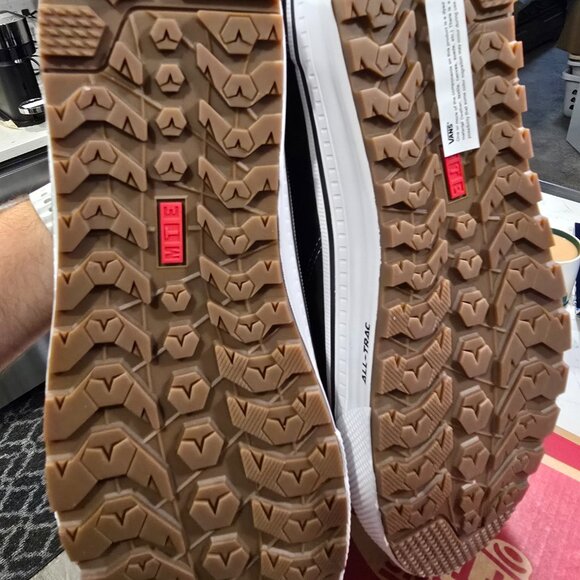 Vans Mte Old Skool Waterproof Black White VN000CVNBA2 Mens Size 13 Shoes NEW - Picture 11 of 12